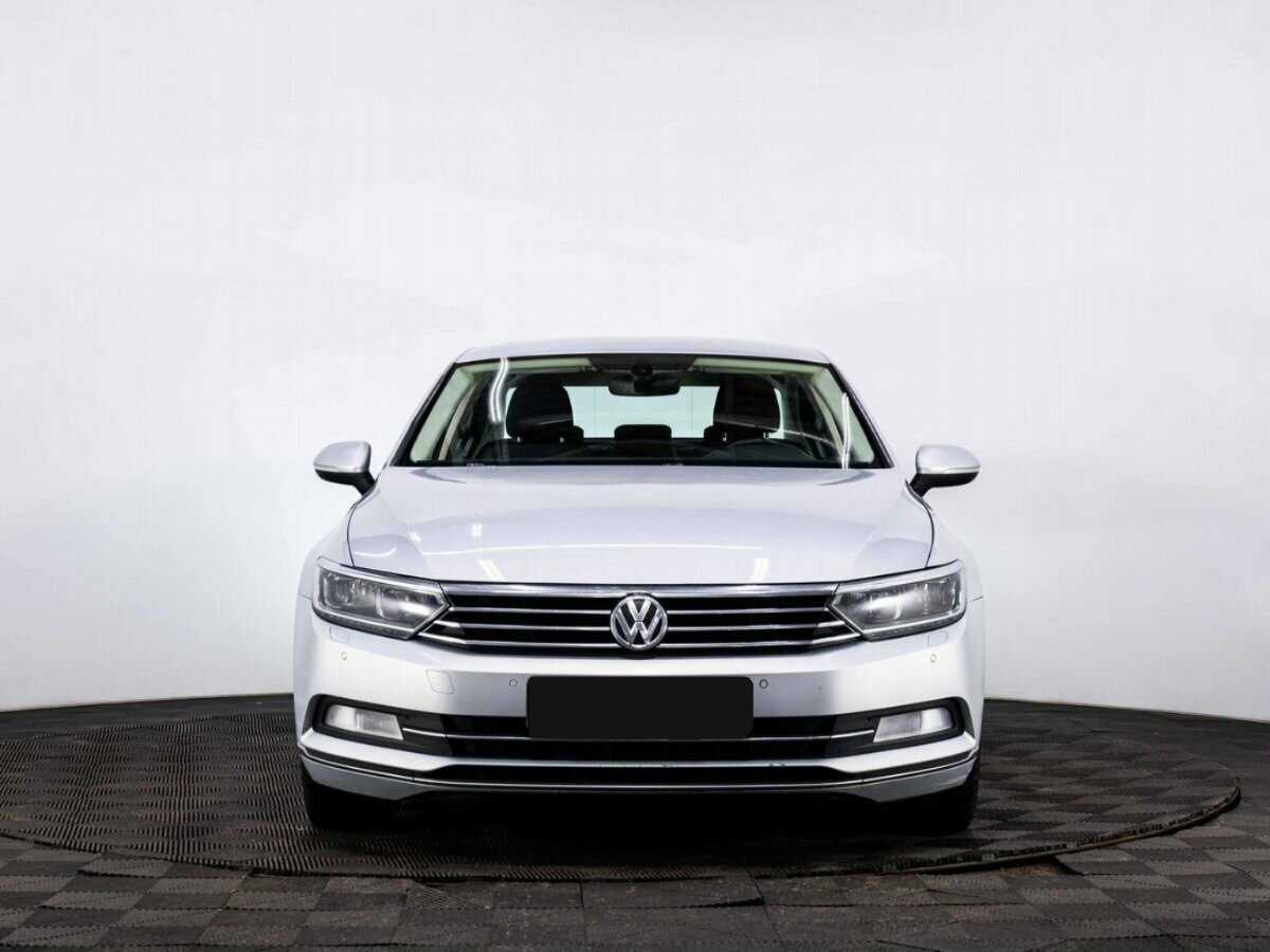 Volkswagen Passat 2017 года с пробегом. Фото: #1