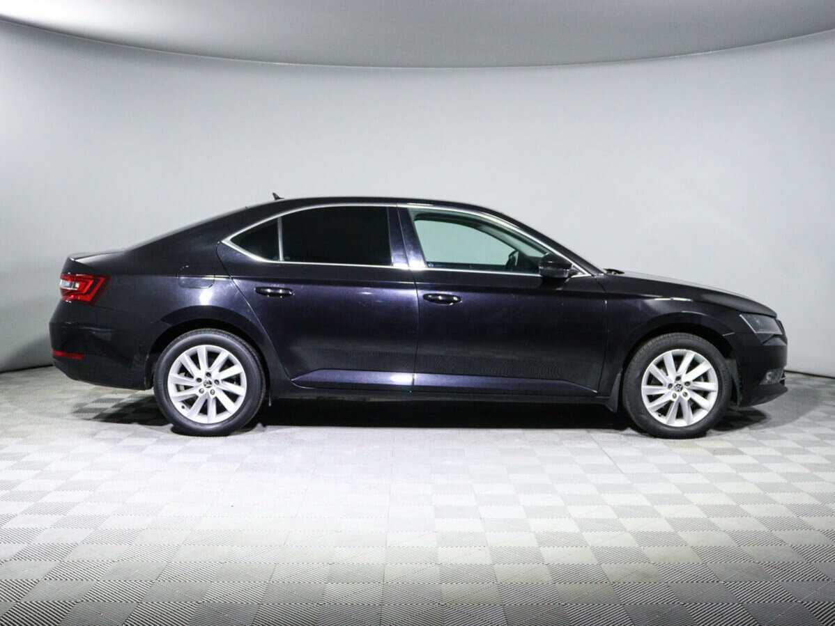 Skoda Superb 2019 года с пробегом. Фото: #3