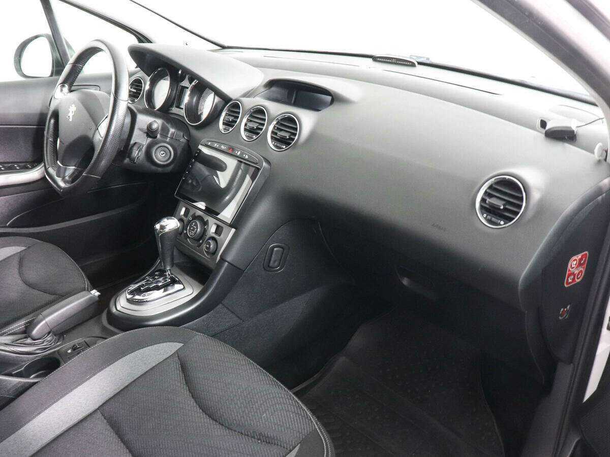 Peugeot 408 2014 года с пробегом. Фото: #9