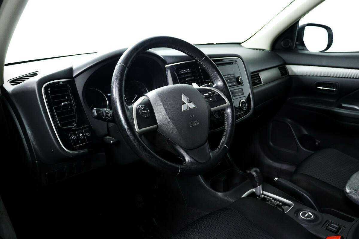 Mitsubishi Outlander 2013 года с пробегом. Фото: #12