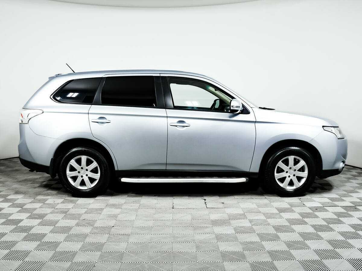 Mitsubishi Outlander 2013 года с пробегом. Фото: #3