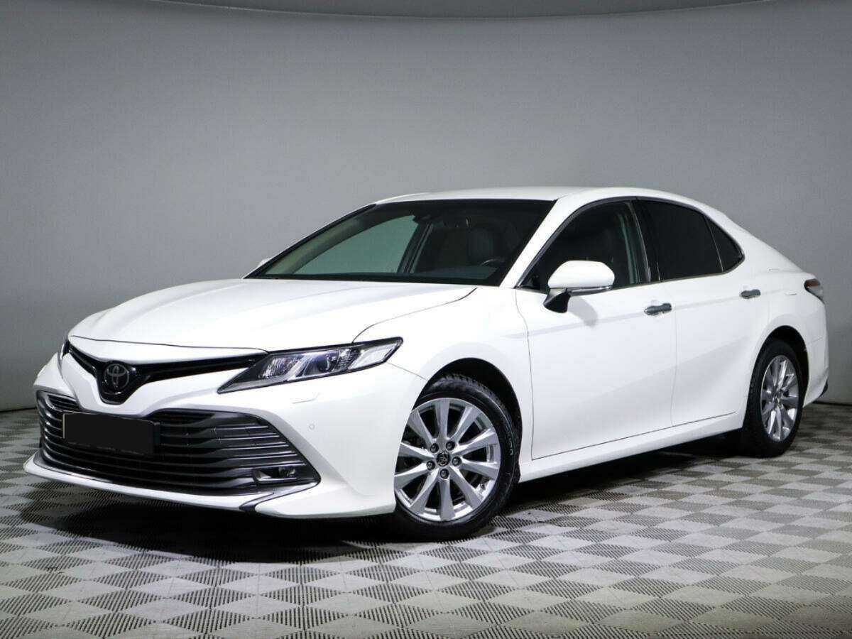 Toyota Camry 2018 года с пробегом. Посмотреть фото