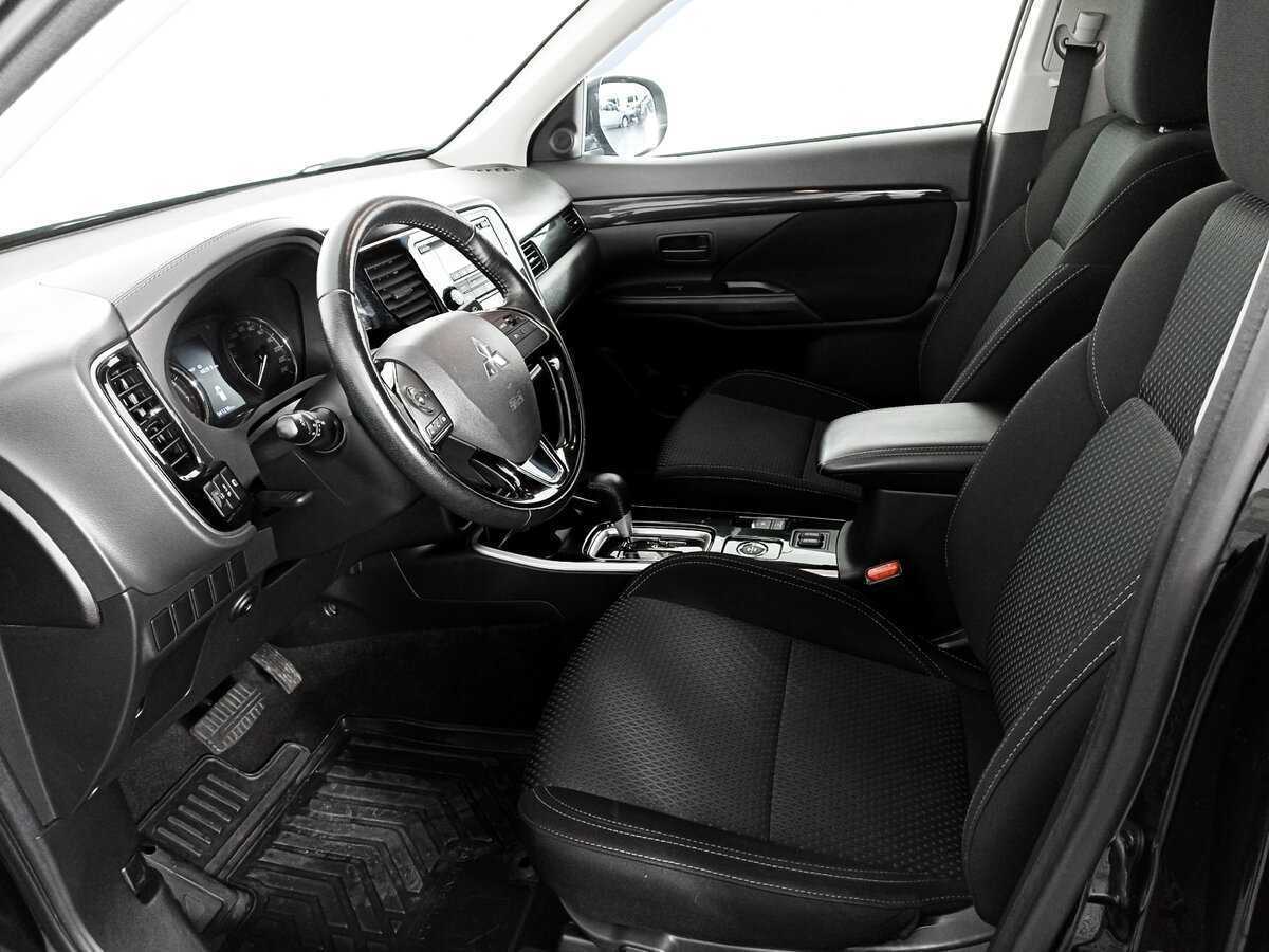 Mitsubishi Outlander 2021 года с пробегом. Фото: #12