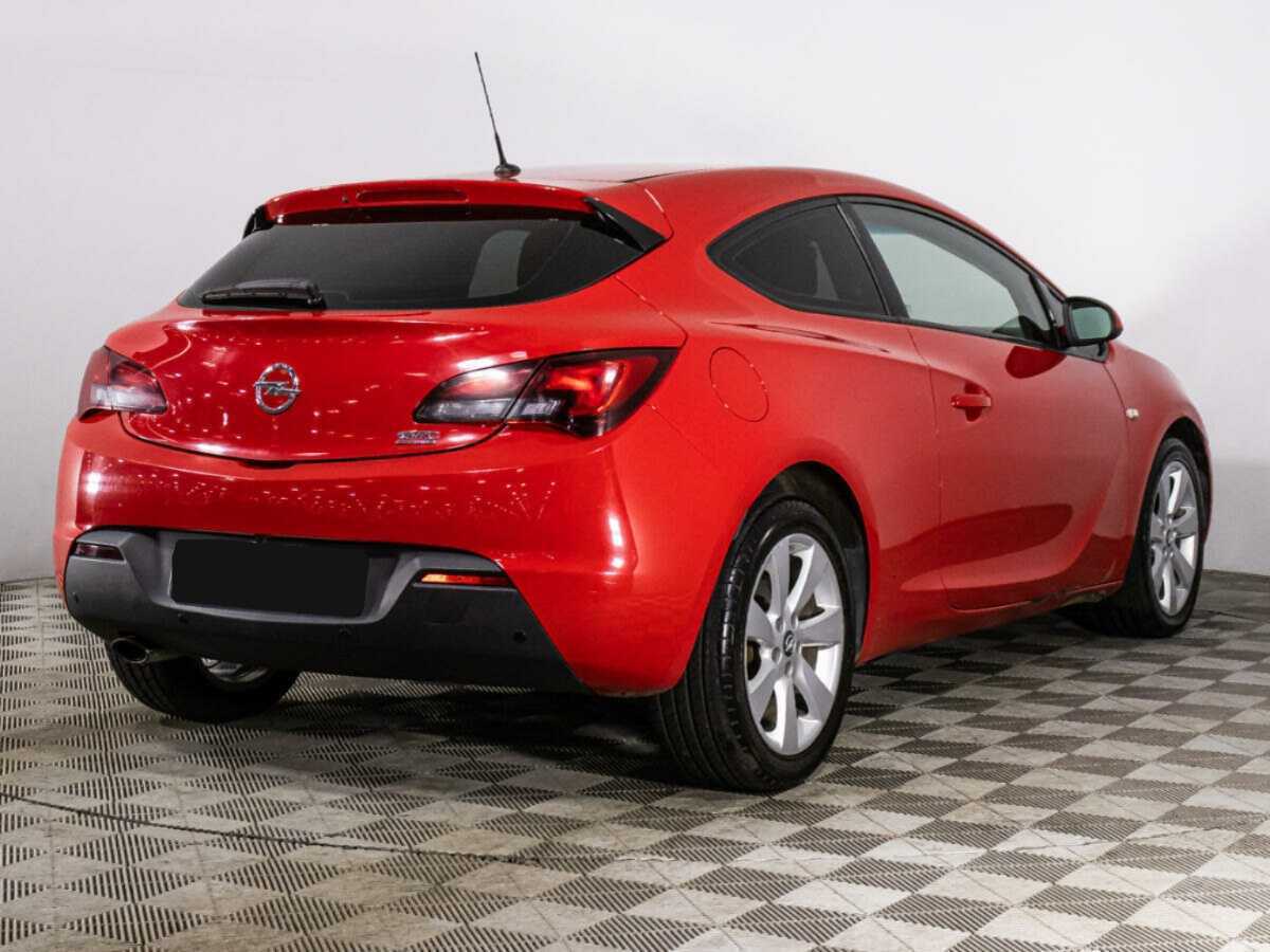 Opel Astra 2013 года с пробегом. Фото: #4