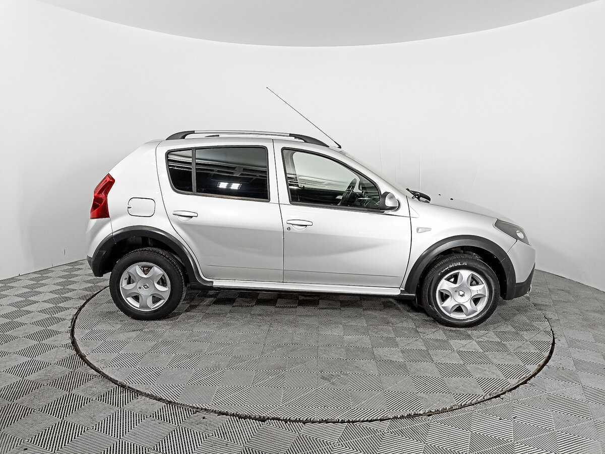 Renault Sandero 2013 года с пробегом. Фото: #3