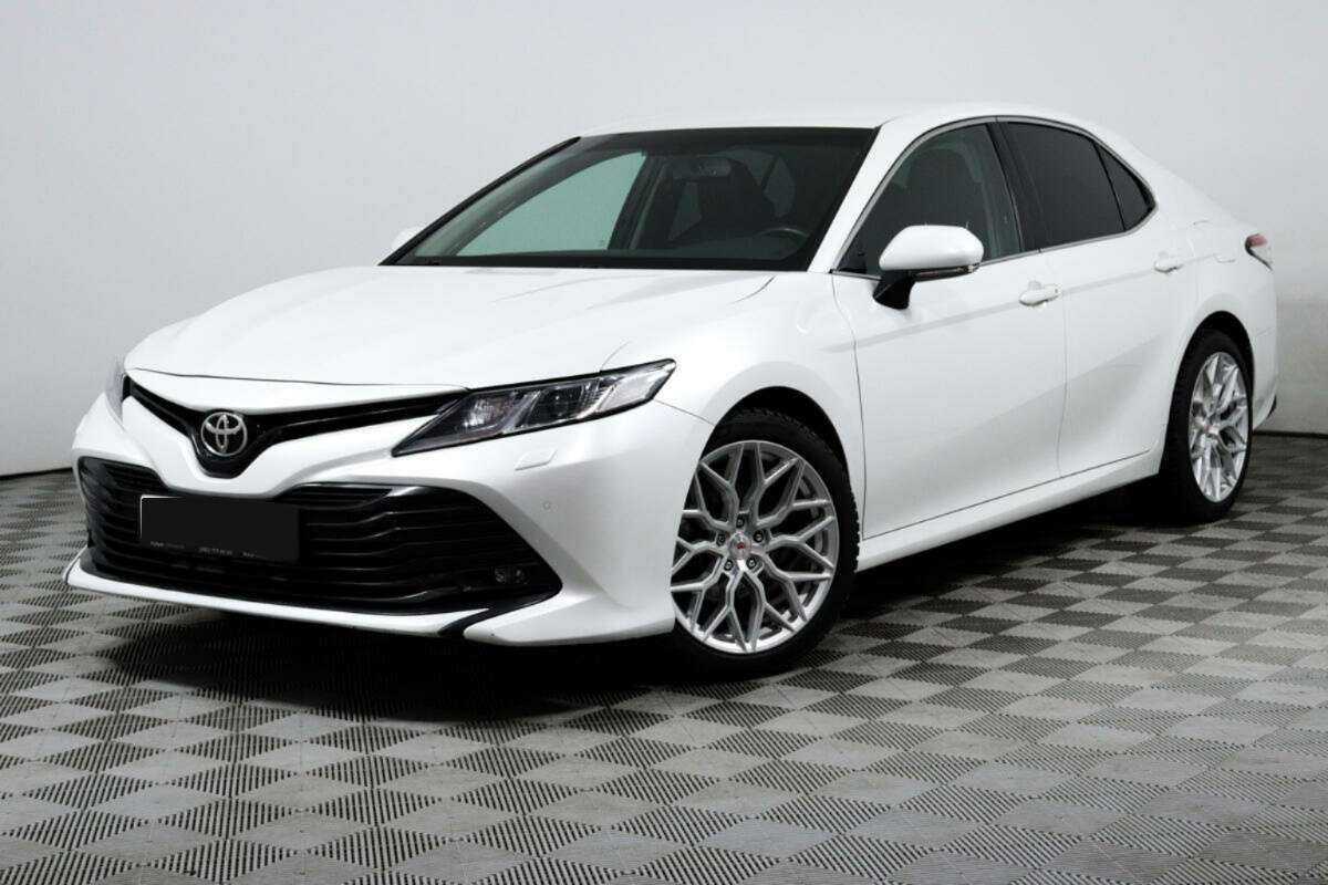 Toyota Camry 2019 года с пробегом. Посмотреть фото