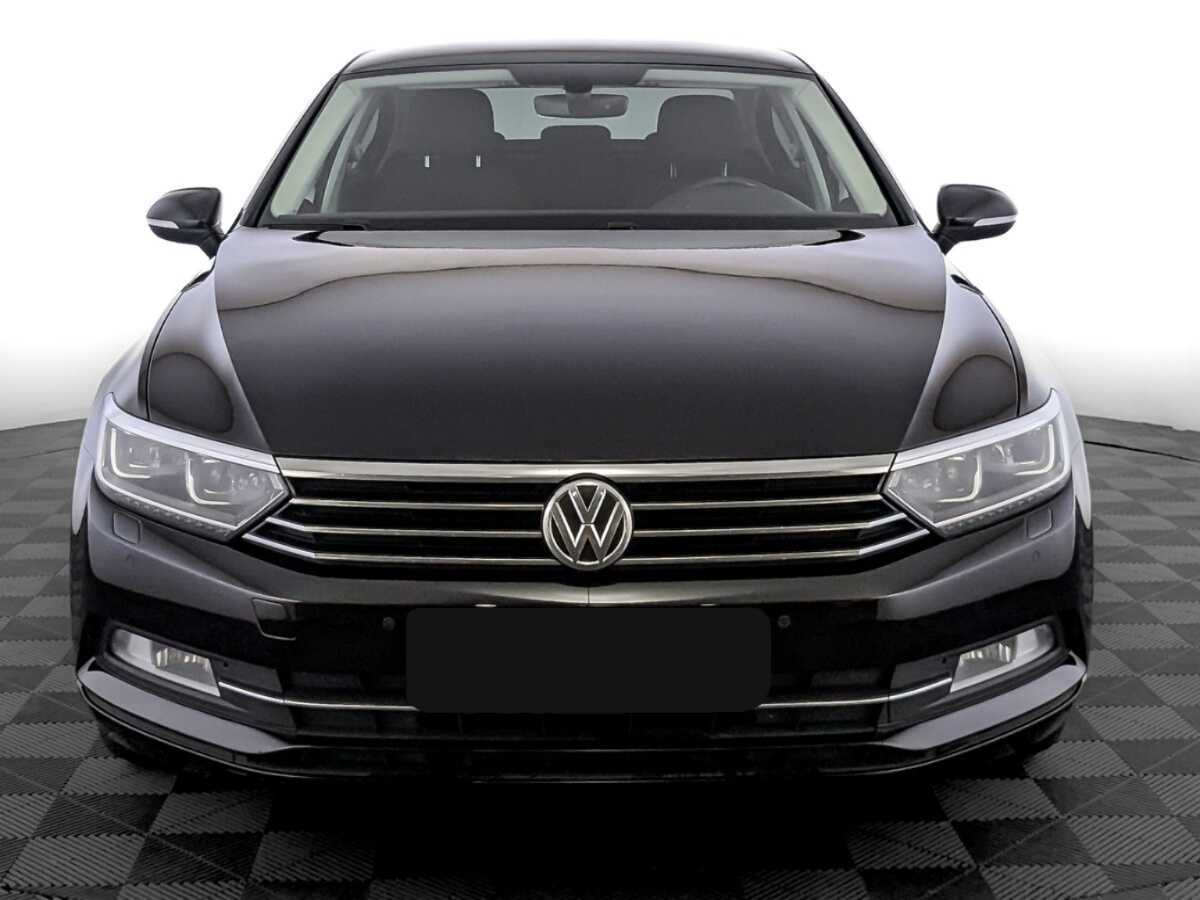 Volkswagen Passat 2018 года с пробегом. Фото: #1