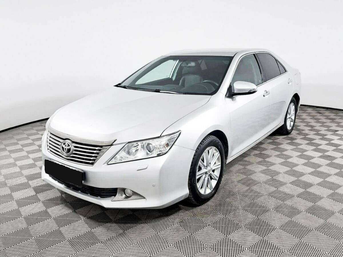 Toyota Camry 2014 года с пробегом. Посмотреть фото