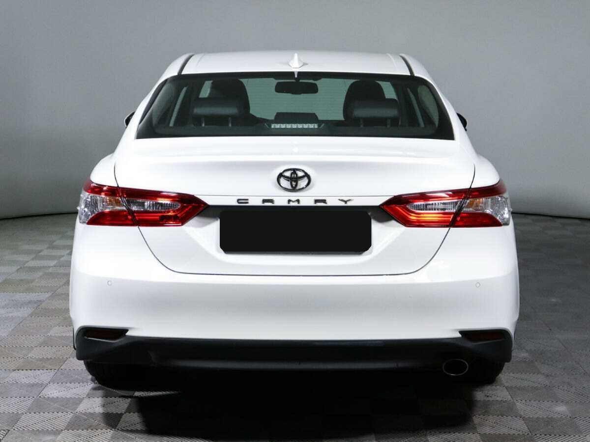 Toyota Camry 2018 года с пробегом. Фото: #5