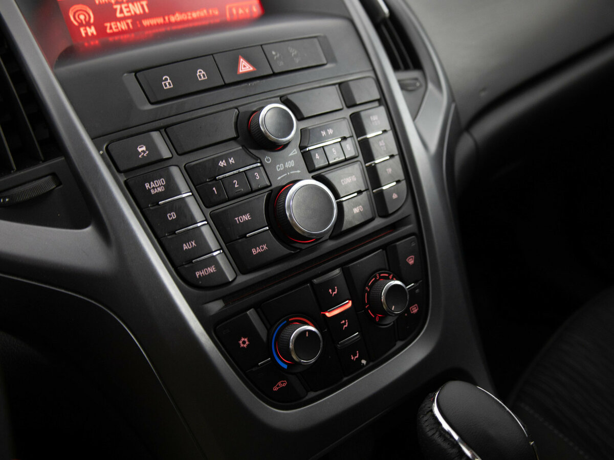 Opel Astra 2012 года с пробегом. Фото: #8