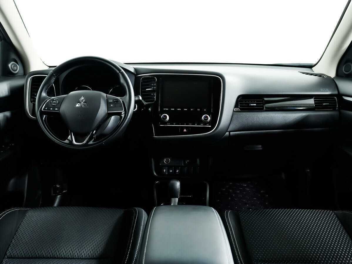 Mitsubishi Outlander 2020 года с пробегом. Фото: #8