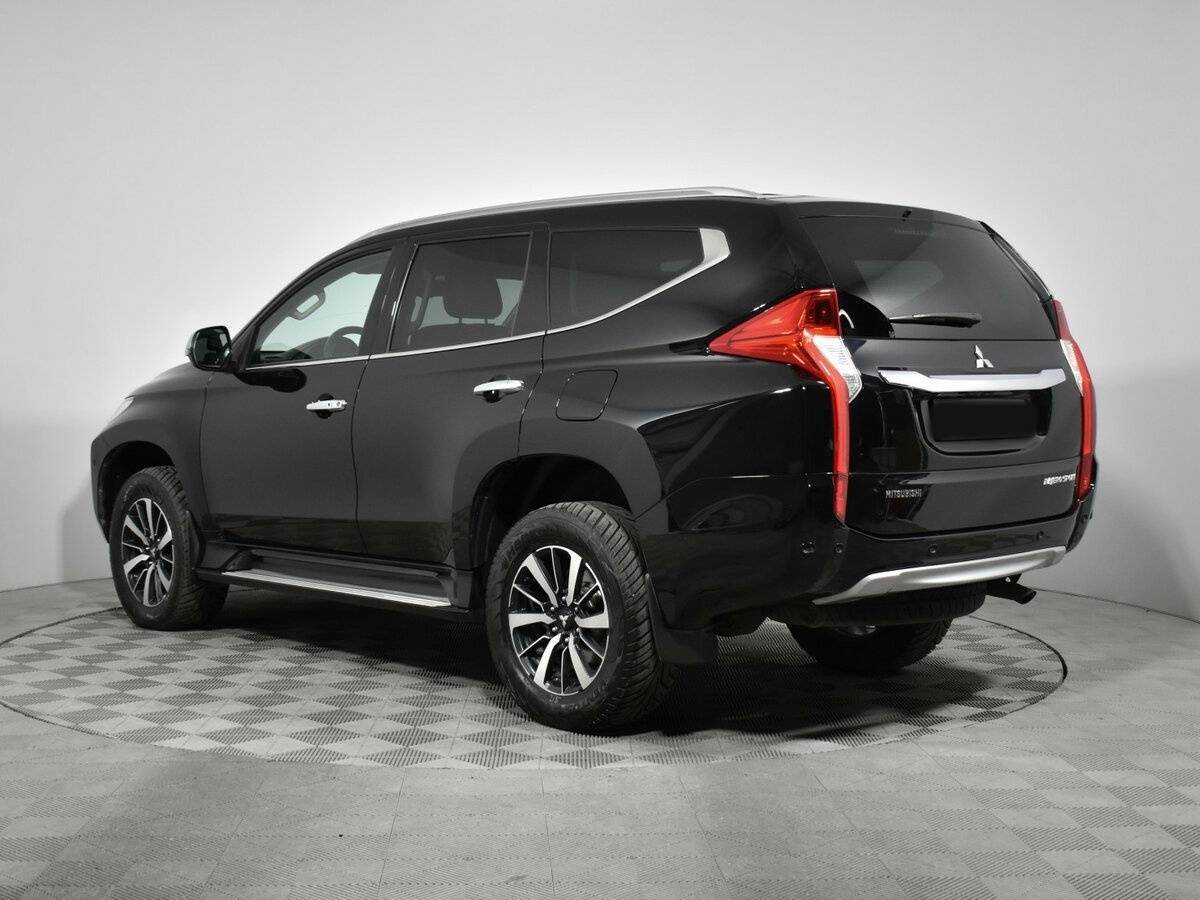 Mitsubishi Pajero Sport 2017 года с пробегом. Фото: #6