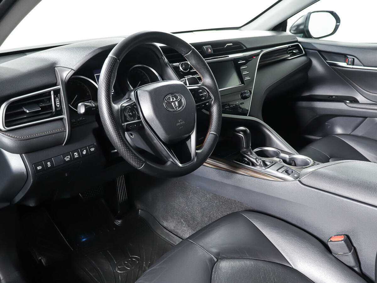 Toyota Camry 2019 года с пробегом. Фото: #11