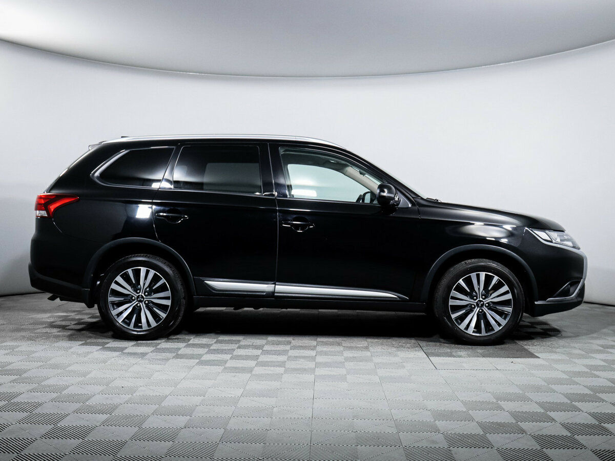Mitsubishi Outlander 2019 года с пробегом. Фото: #3