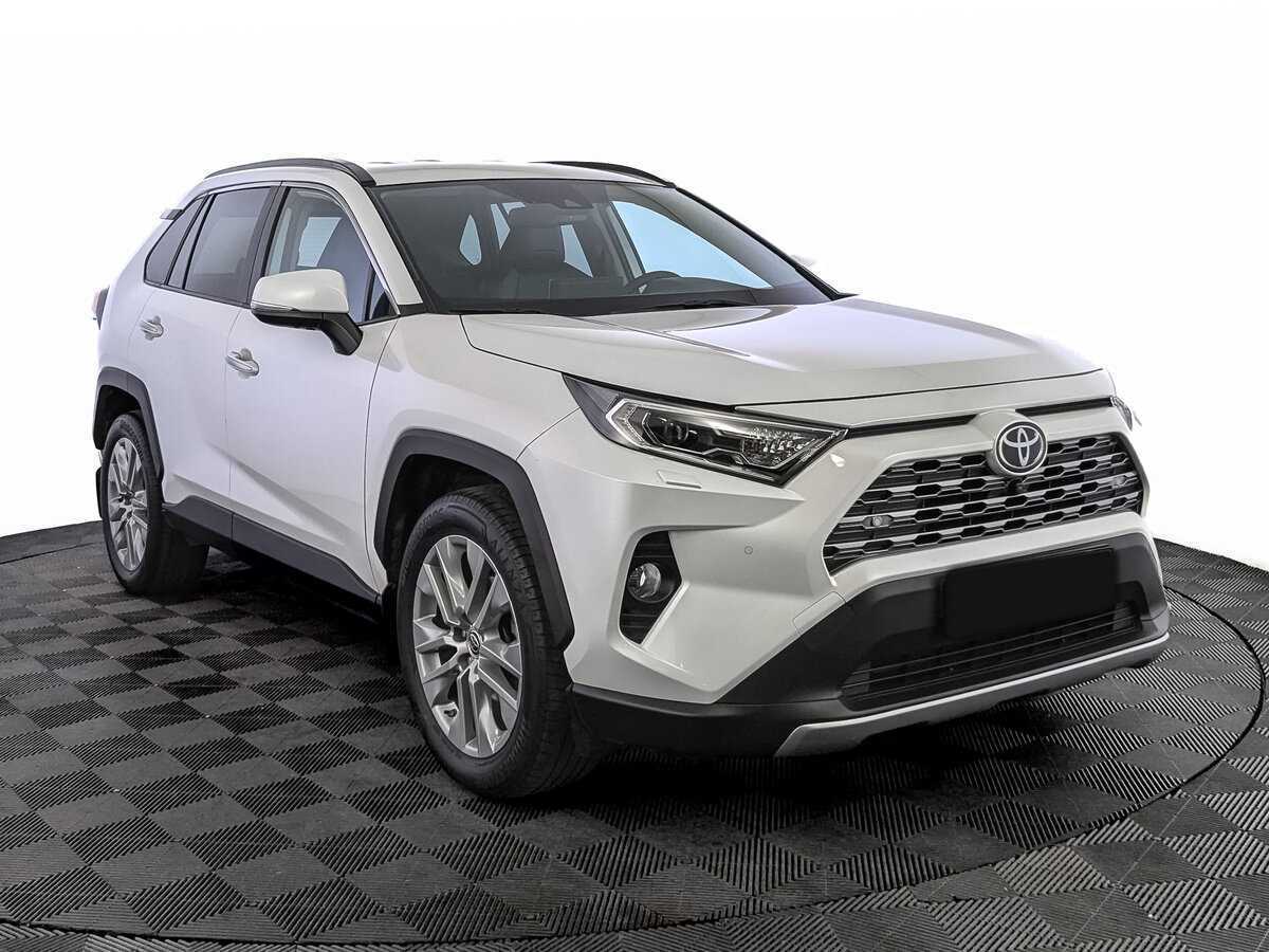Toyota RAV4 2021 года с пробегом. Фото: #2