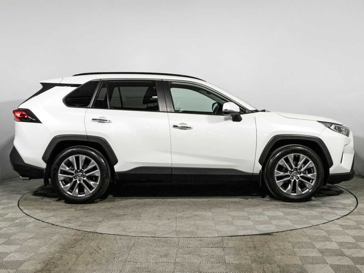 Toyota RAV4 2021 года с пробегом. Фото: #3