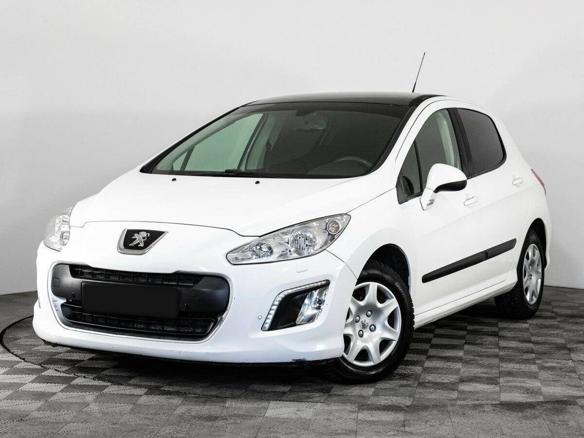 Peugeot 308 2012 года с пробегом. Посмотреть фото