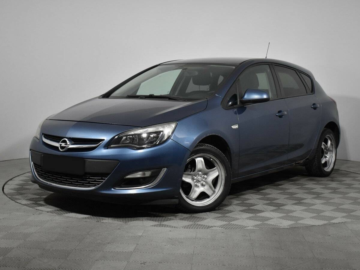 Opel Astra 2012 года с пробегом. Посмотреть фото
