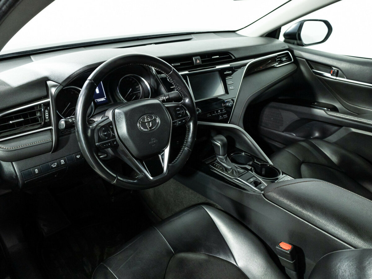 Toyota Camry 2019 года с пробегом. Фото: #8