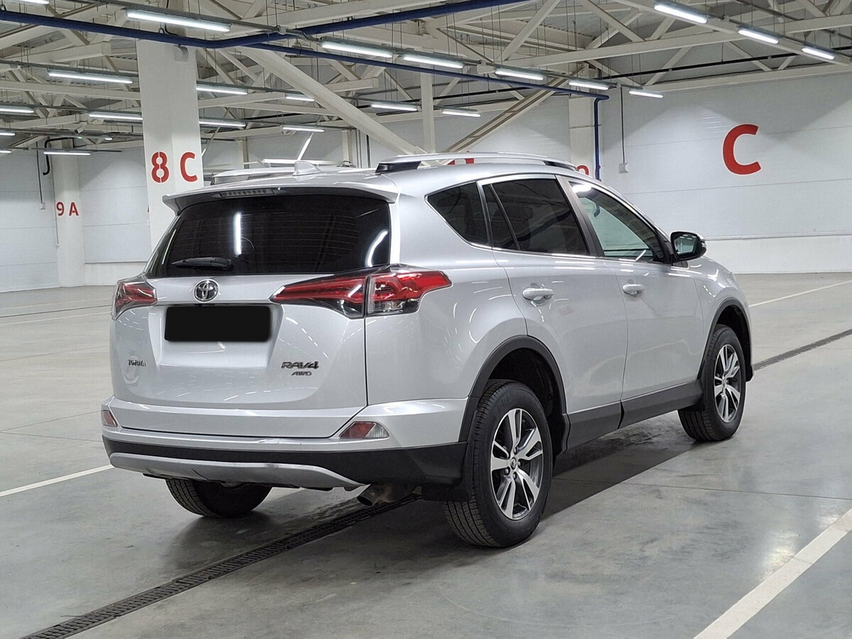 Toyota RAV4 2019 года с пробегом. Фото: #4