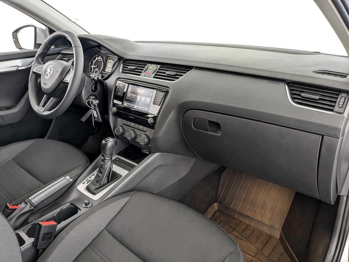Skoda Octavia 2018 года с пробегом. Фото: #10
