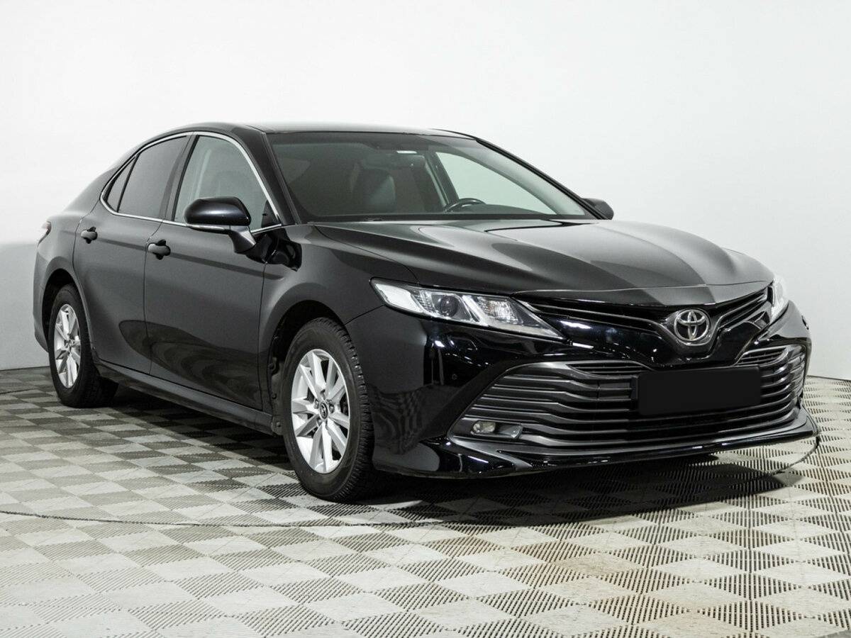 Toyota Camry 2019 года с пробегом. Фото: #2